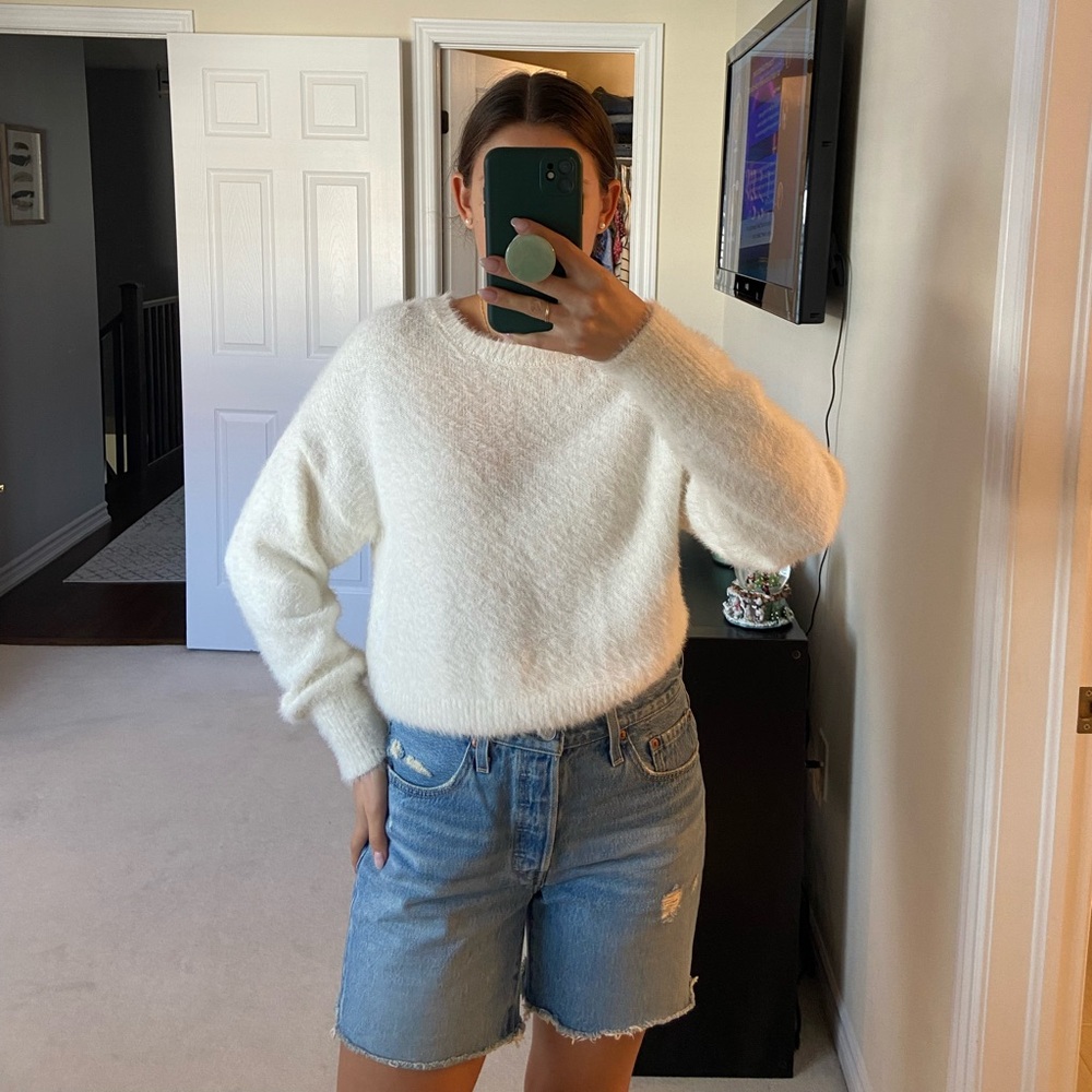 Ardene XS fuzzy white sweater